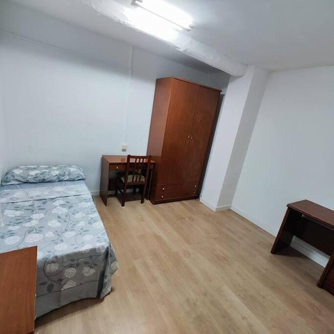 Residencia 14 Hotel Саламанка Екстериор снимка